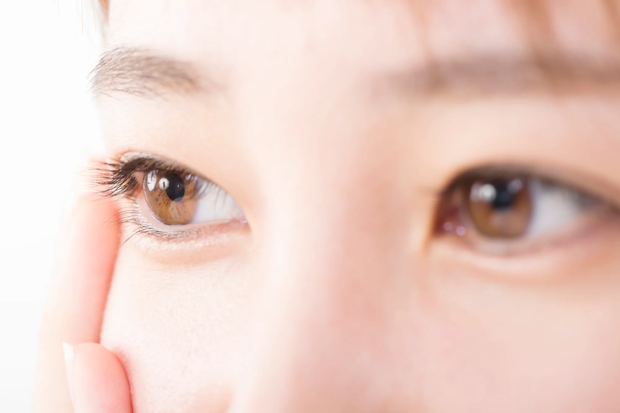 目元が乾燥する原因とは 目元のカサカサをケアするおすすめスキンケアを紹介 Ageless エイジレスプラス 健康的な身体づくりサポートメディア